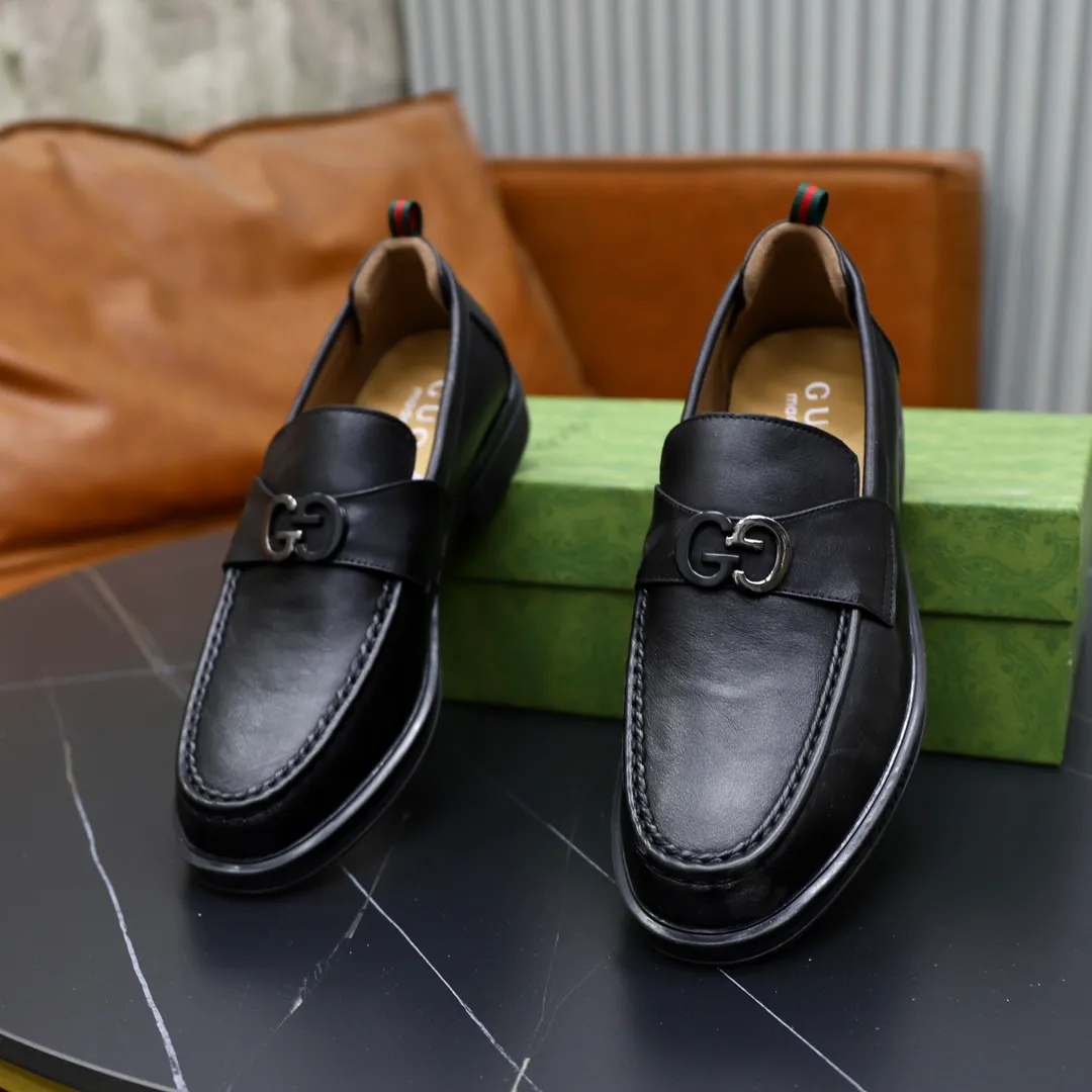 Men's shoes: 250🙅‍♂️🙅‍♂️🙅‍♂️Niuli Brand: GUCCI Size: 38-44 (45 can be customized) Level: Counter classic Material: Original soft cowhide upper Comfortable cowhide lining Original lightweight outsole Style category: Business casual footwear Driving leather shoes Color: Actual picture color